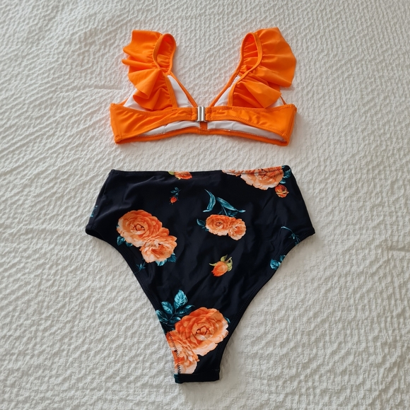 CUPSHE SET OF 2 BIKINI FLORAL SIZE SMALL ORANGE/ BLACK - Picture 4 of 8